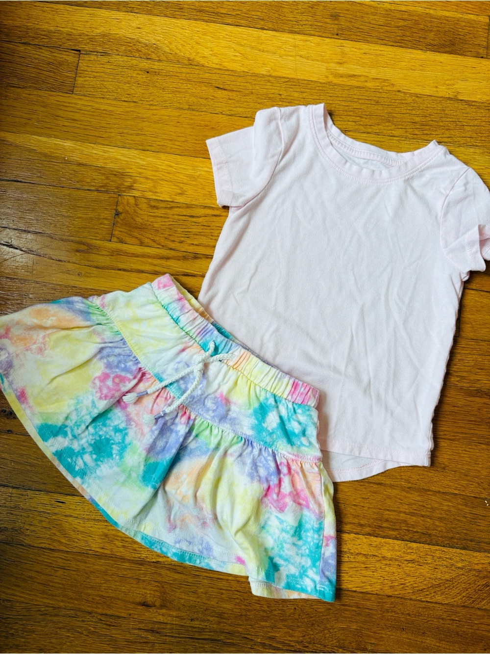 Cat& Jack Tie-Dye Skort with Light Pink Tee4t